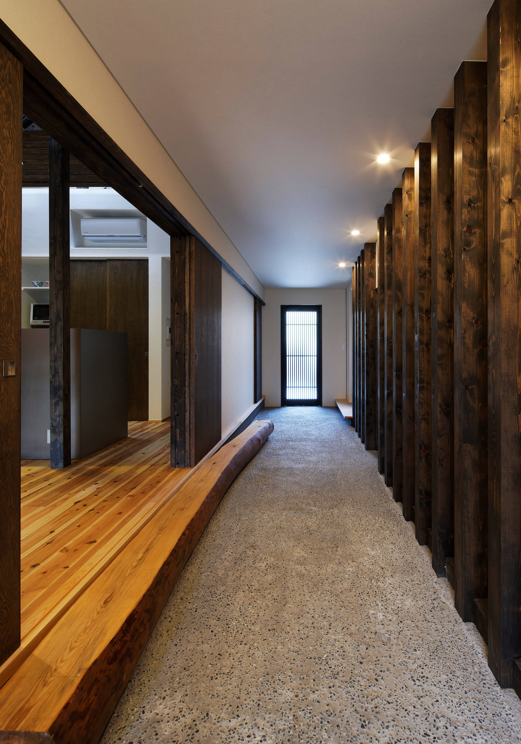 和風廊下のおしゃれなインテリア 収納 実例画像 ハウズ 21年10月 Houzz