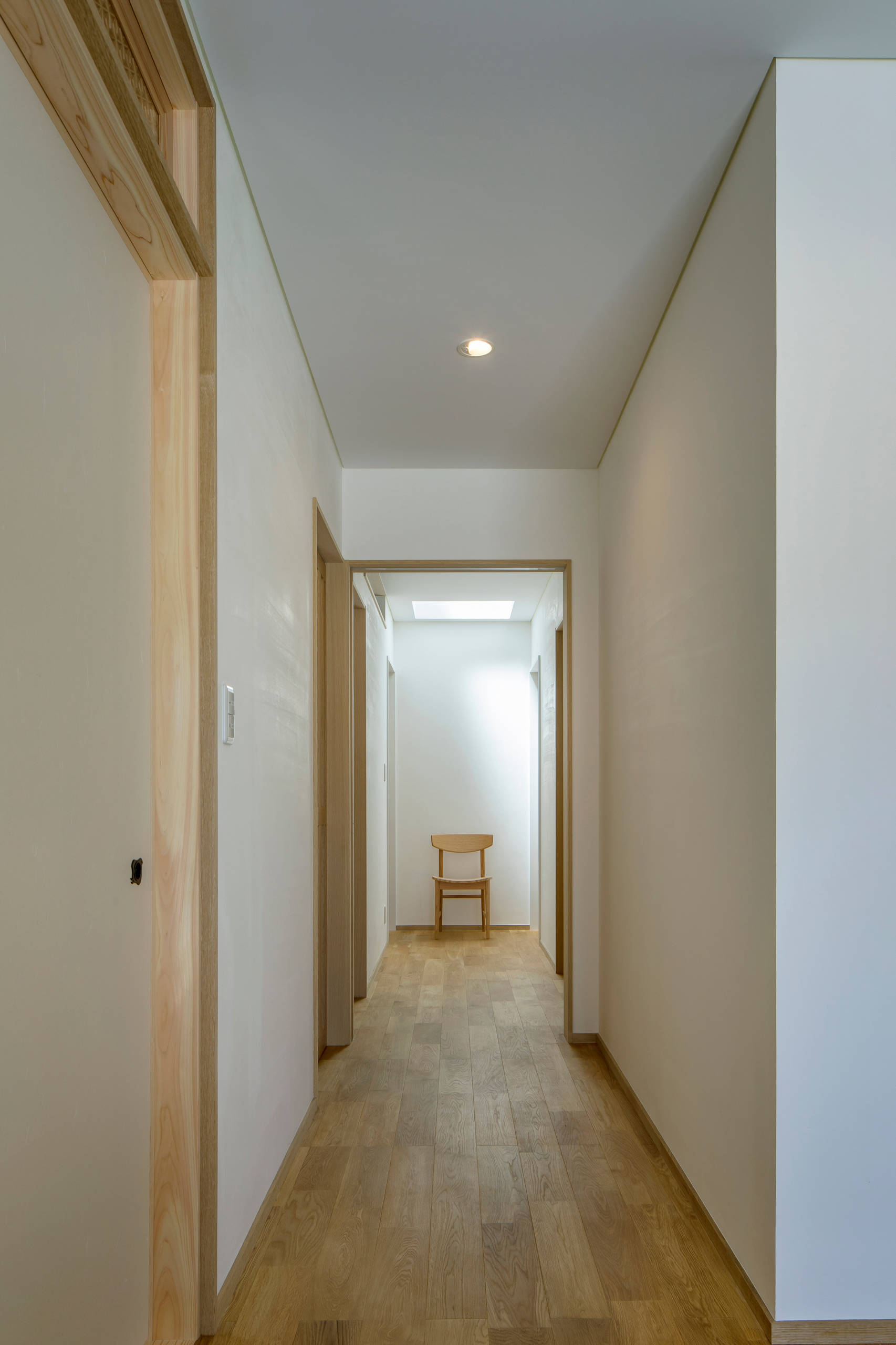 北欧スタイル廊下のおしゃれなインテリア 収納 実例画像 ハウズ 21年9月 Houzz