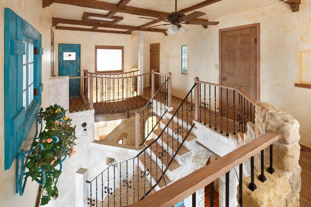 ファンタジーの世界へと誘うデザインハウス Y様邸 Medelhavsstil Hall Annan Av 有限会社グリーンアンドハウス Houzz