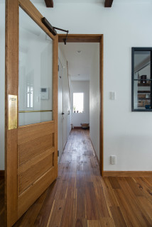 おしゃれな廊下 壁紙 のインテリア 収納 画像 75選 22年5月 Houzz ハウズ