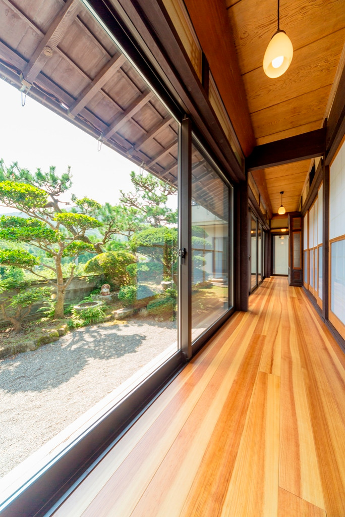 東広島の古民家再生 古民家の面影を失うことなく新しい我が家へ Japanese Hall Other By 有限会社 道建設 Houzz 東広島の古民家再生 古民家の面影を失うことなく新しい我が家へ Japanese Hall Other By 有限会社 道建設 Houzz