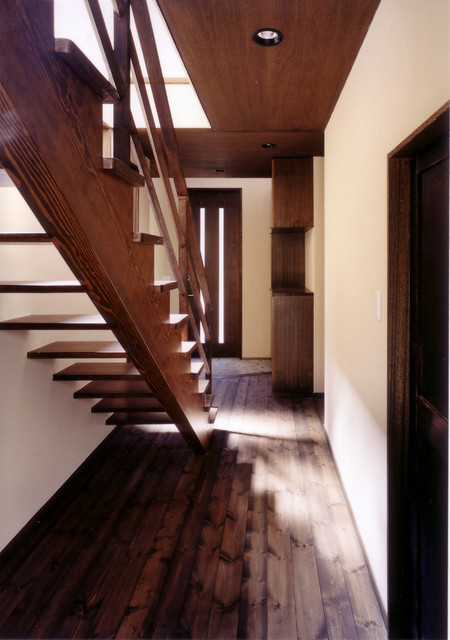 鎌倉の山あいに建つ古材を利用した懐かしい家 Japonais Salle De Sejour Autres Perimetres Par 豊田空間デザイン室 一級建築士事務所 Houzz