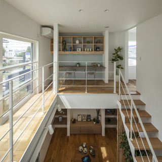 北欧スタイル廊下のおしゃれなインテリア 収納 実例画像 ハウズ 21年10月 Houzz