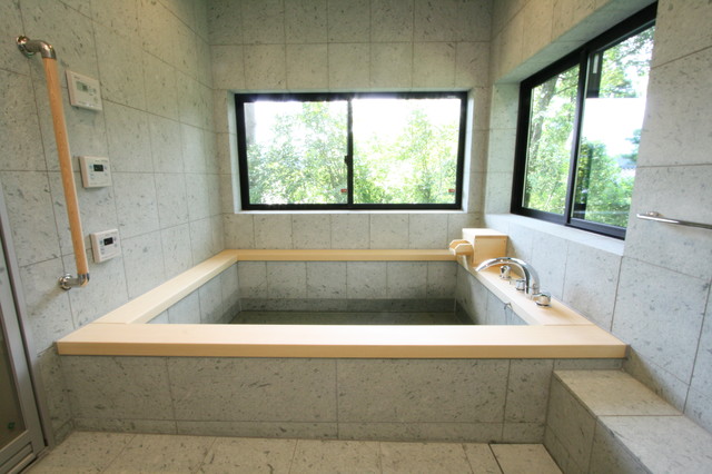 日本のバスルームスタイル 十和田石をふんだんに使いました Japanese Bathroom Other By 株式会社フリーバス企画 Houzz