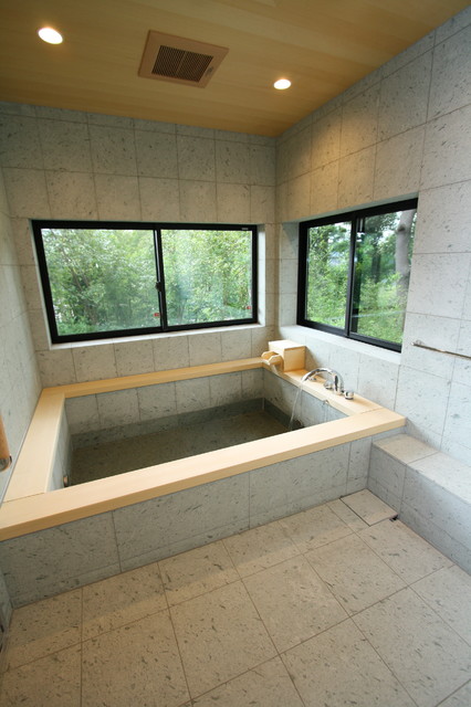 日本のバスルームスタイル 十和田石をふんだんに使いました Japanese Bathroom Other By 株式会社フリーバス企画 Houzz