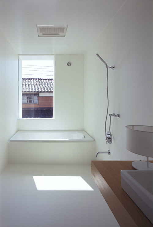 バスルームのプラン 最もくつろげるバスタブの形と設置のタイプを選ぼう Houzz ハウズ