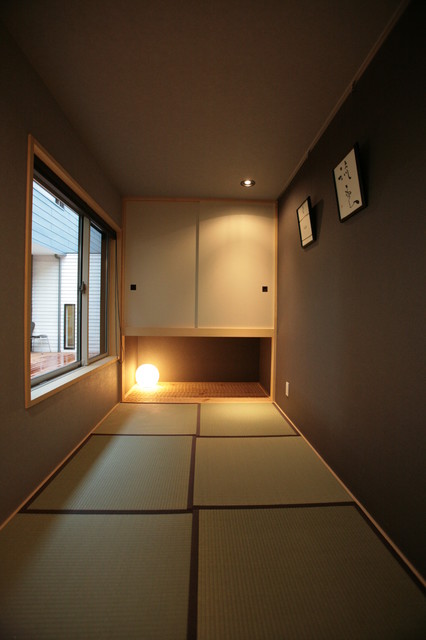 35坪の家を40坪にする中庭のある家 Japanisch Gartenhaus Tokio Von 株式会社ハーミットクラブデザイン