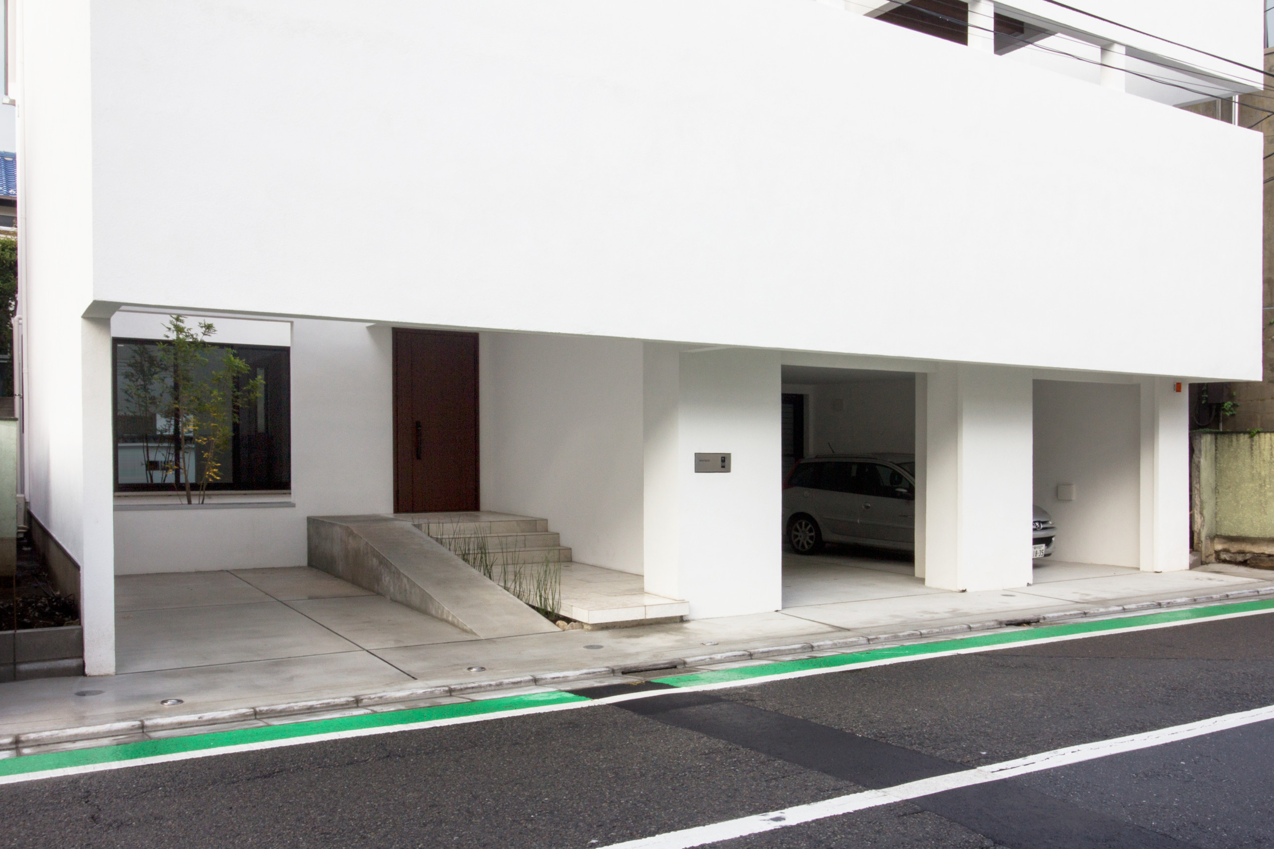 アプローチ 宮坂の家 Modern Entry Tokyo By 株式会社kado一級建築士事務所 Houzz