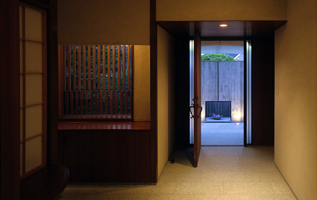 ギャラリーのある家 Japonais Entree Osaka Par 木原千利設計工房 Houzz ギャラリーのある家 Japonais Entree Osaka Par 木原千利設計工房 Houzz