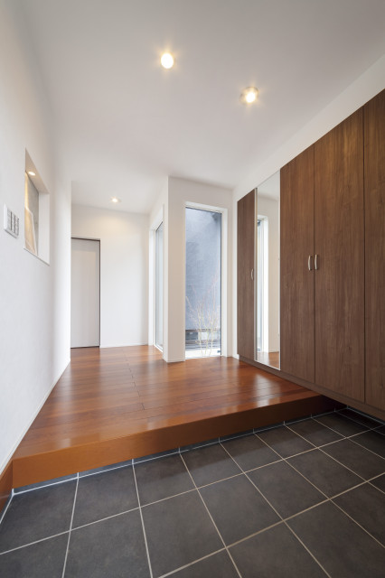 シンプルな玄関 Moderne Entree Autres Perimetres Par 株式会社マスケン Houzz