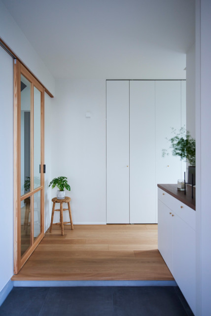 余白の家 Entrance Other By 株式会社北条工務店 Houzz Ie