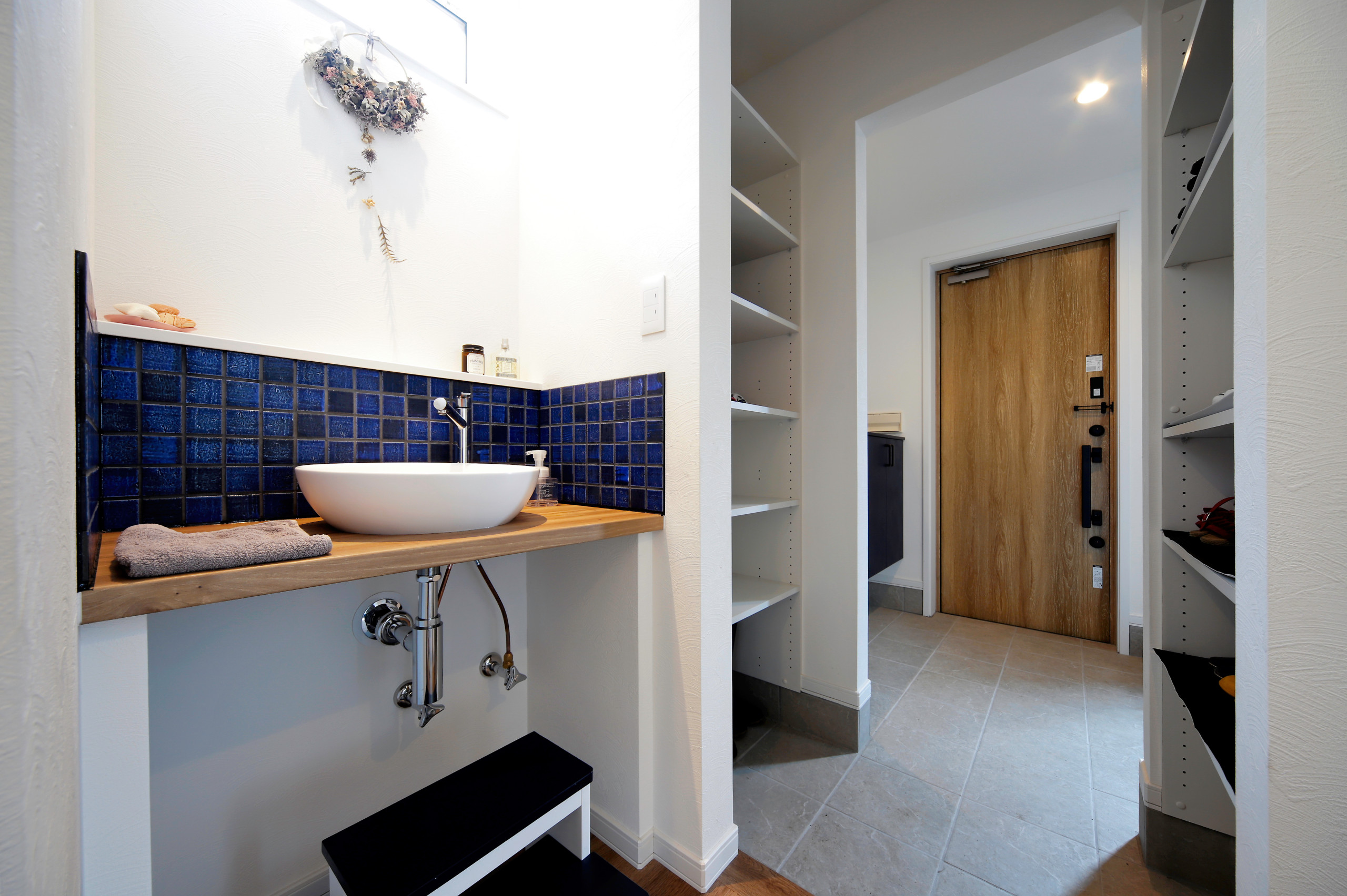 Scandinavian Entryway Design Ideas Inspiration Images February 21 Houzz In