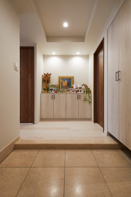 収納が充実している玄関ホール Entree Autres Perimetres Par 株式会社ナサホーム Houzz