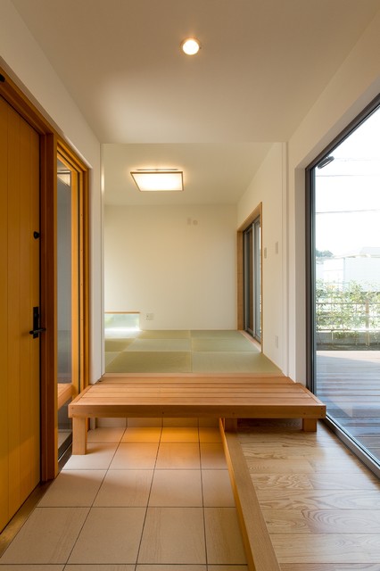 和室とリビングをつなぐ玄関 Asiatique Entree Faubourg De Tokyo Par シーズ アーキスタディオ Houzz 和室とリビングをつなぐ玄関 Asiatique Entree Faubourg De Tokyo Par シーズ アーキスタディオ Houzz