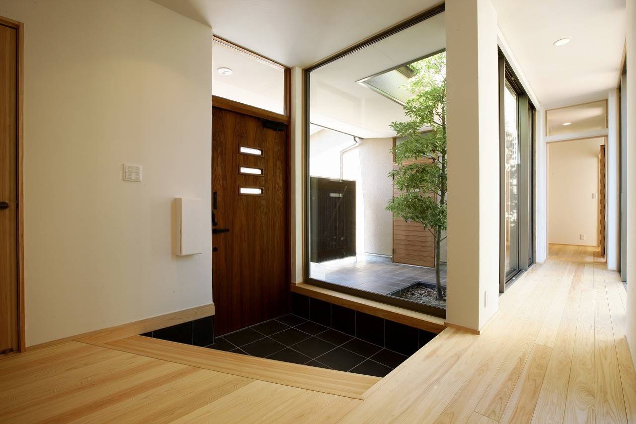 おしゃれな和風の玄関の画像 21年9月 Houzz ハウズ