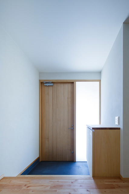 明るい玄関 Moderne Entree Osaka Par 小笠原建築研究室 Houzz