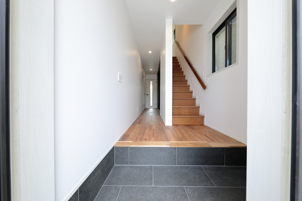 明るい玄関 Modern Entry Other By 有限会社喜々津ホーム Houzz