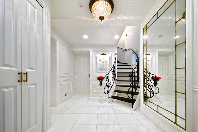 狭小地に立つパリのアパルトマンを忠実に再現した住まい British Colonial Entry Tokyo By メープルホームズインターナショナル Houzz