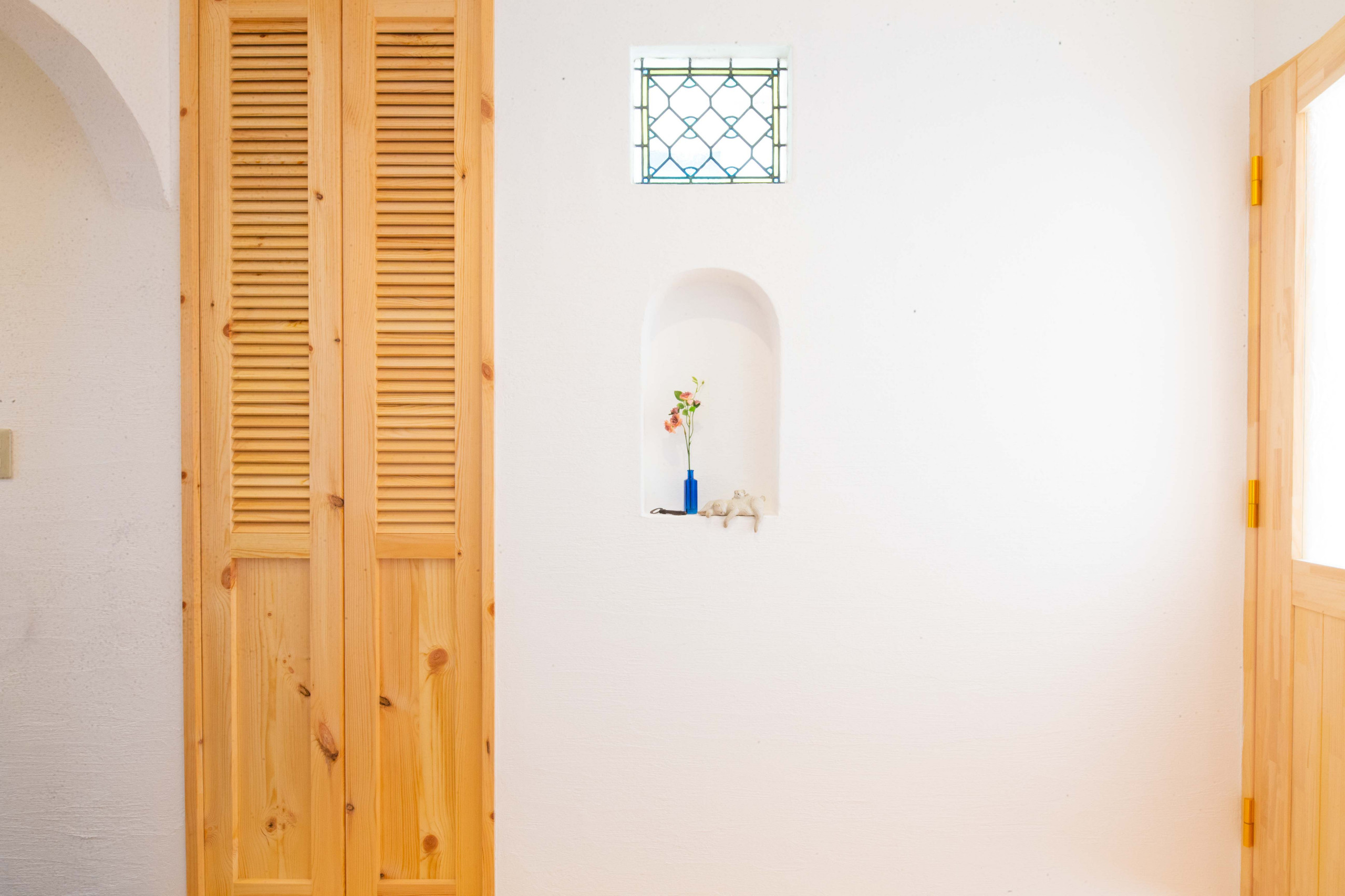 玄関ホールのルーバー折戸とステンドグラス Craftsman Entry Kobe By 株式会社モスハウス田端 Houzz 玄関ホールのルーバー折戸とステンドグラス Craftsman Entry Kobe By 株式会社モスハウス田端 Houzz