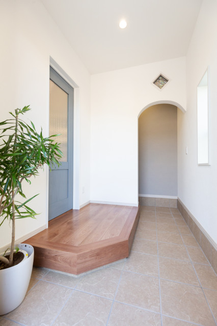 玄関土間収納 Entree Autres Perimetres Par G Labo House 株式会社岡田工務店 Houzz