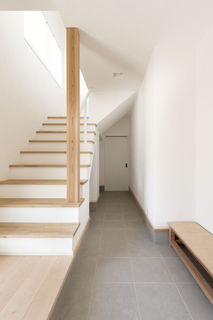 玄関 階段 Modern Entry Other By コーヨーテック Houzz Au