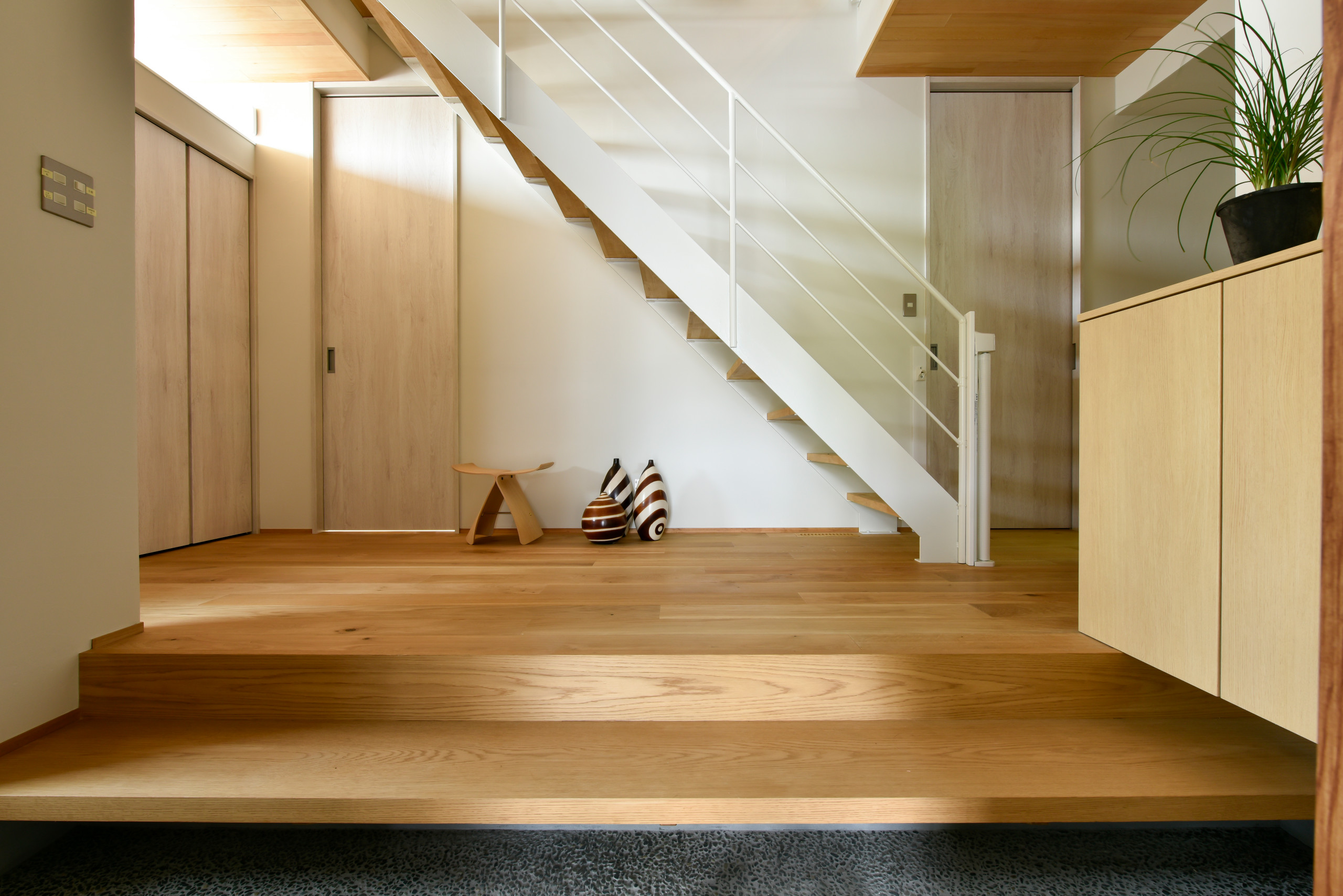 玄関 Asian Entry Other By 株式会社 楠亀工務店 Houzz