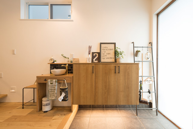 帰宅後すぐに手洗い 玄関につくる洗面コーナーのアイデア Houzz ハウズ 帰宅後すぐに手洗い 玄関につくる洗面コーナーのアイデア Houzz ハウズ