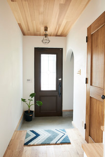 おしゃれな北欧スタイルの玄関の画像 21年8月 Houzz ハウズ おしゃれな北欧スタイルの玄関の画像 21年8月 Houzz ハウズ