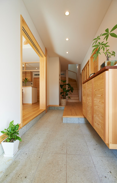 趣味の 釣り部屋 がカッコイイ家 アジアン 玄関 他の地域 新日本建設株式会社 Houzz ハウズ