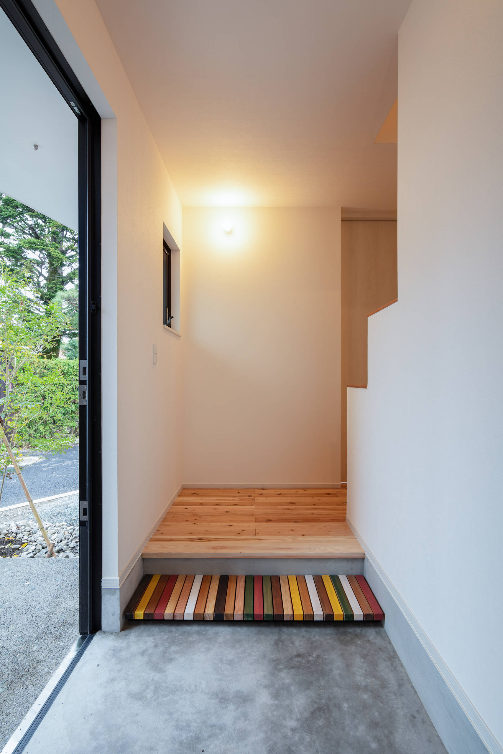 おしゃれなモダンスタイルの玄関の画像 21年9月 Houzz ハウズ おしゃれなモダンスタイルの玄関の画像 21年9月 Houzz ハウズ