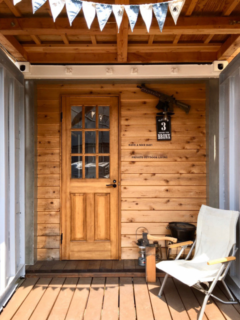 コンテナハウス 玄関ポーチ Industriel Porche Autres Perimetres Par Nobo 株式会社山崎工務店 Houzz