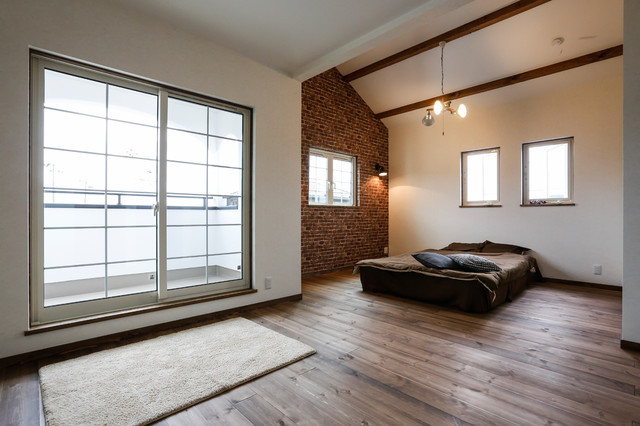 勾配天井の寝室 Campagne Chambre Nagoya Par 木造住宅専門店 株式会社 善匠 Houzz