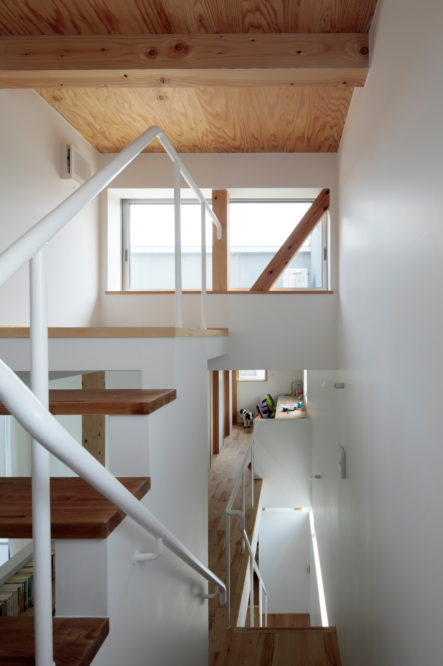 75 Beautiful Gray Shiplap Wall Staircase Pictures Ideas September 21 Houzz