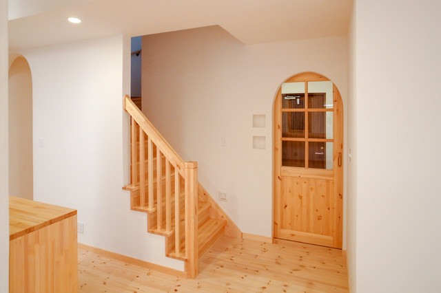 フレンチカントリーの家 千葉県千葉市 French Style House カントリー 階段 他の地域 石田ホーム株式会社 Houzz ハウズ