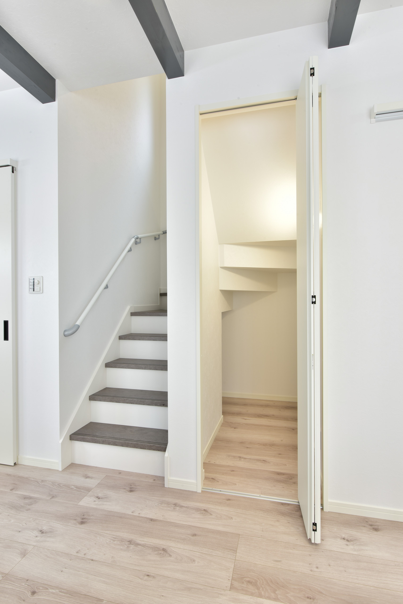 おしゃれな階段 壁紙 の画像 21年9月 Houzz ハウズ