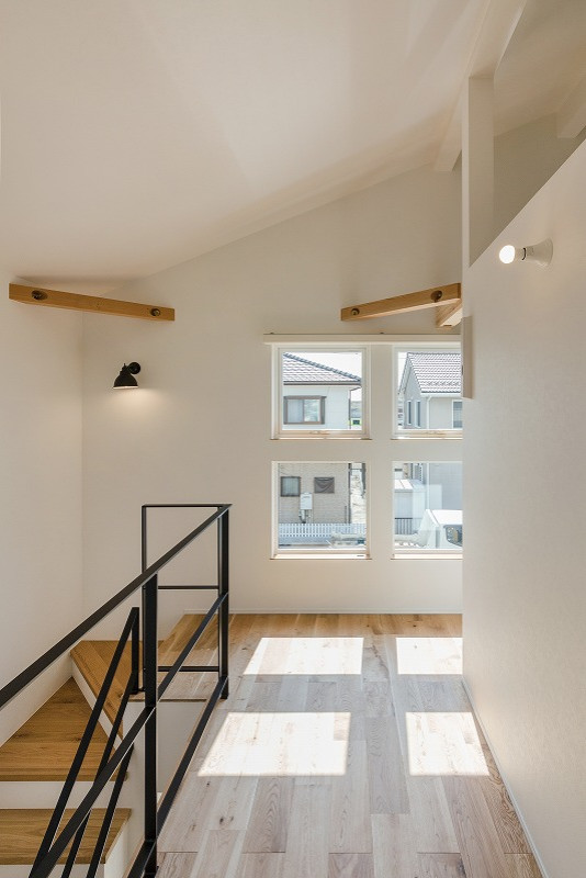 三角屋根のお家 Scandinavian Staircase Other By 株式会社リグスタイルカンパニー Houzz