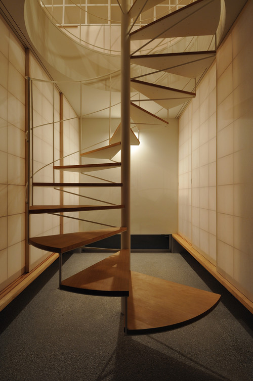 のびやかにつながる。螺旋階段のある家 Houzz (ハウズ)