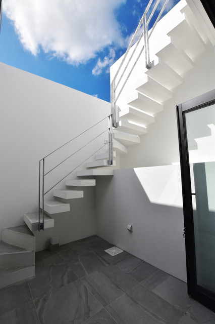 屋上への階段 Modern Staircase Other By Style Create 有 秀林組 Houzz Nz