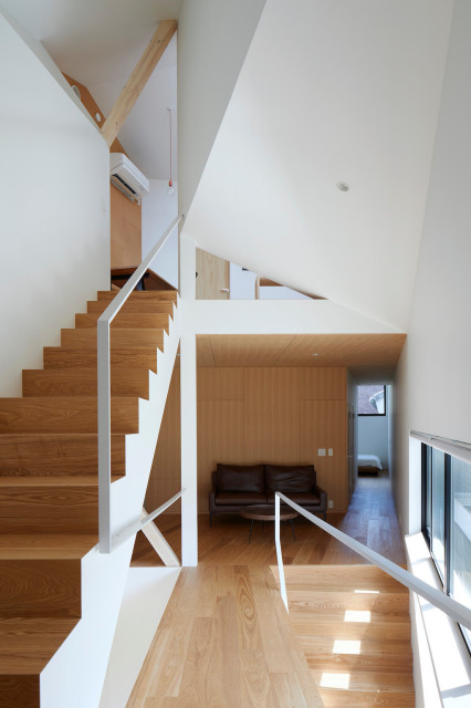斜めの軸線がダイナミックな階段室 Contemporaneo Escalera Kioto De 株式会社アルファヴィル Alphaville Architects Houzz