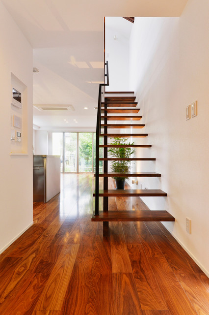 木製のストリップ階段 モダン 階段 東京都下 株式会社ミューズの家 Houzz ハウズ