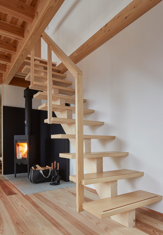 松本城のみえる家 Asian Staircase Tokyo By 株式会社 松井郁夫建築設計事務所 Houzz