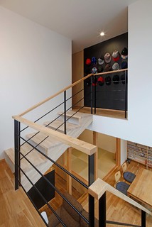 おしゃれな折り返し階段 木材の手すり の画像 21年9月 Houzz ハウズ