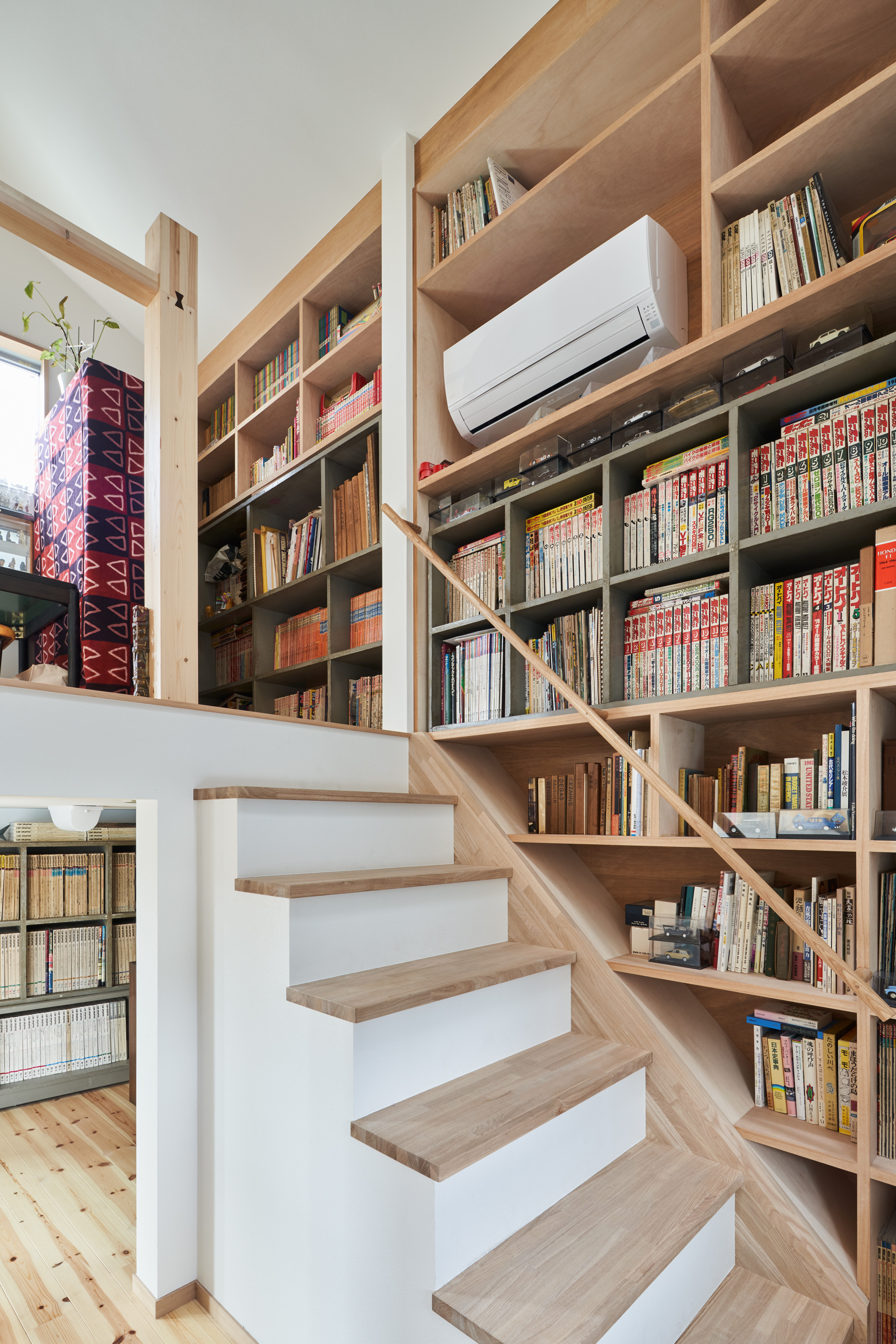 階段本棚の事例画像 Houzz 階段本棚の事例画像 Houzz
