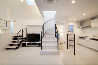 統一感のあるモノトーンのインテリア階段 Modern Staircase Tokyo By カツデンアーキテック株式会社 Houzz