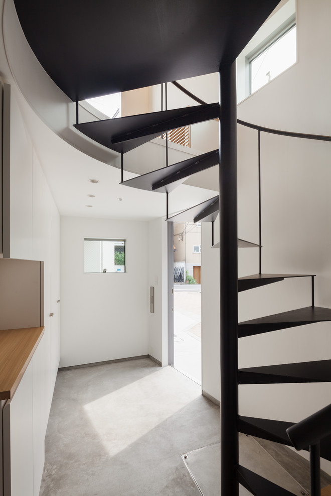 階で別れた玄関共用の二世帯住宅 Modern Staircase Tokyo By 角倉剛建築設計事務所 Houzz