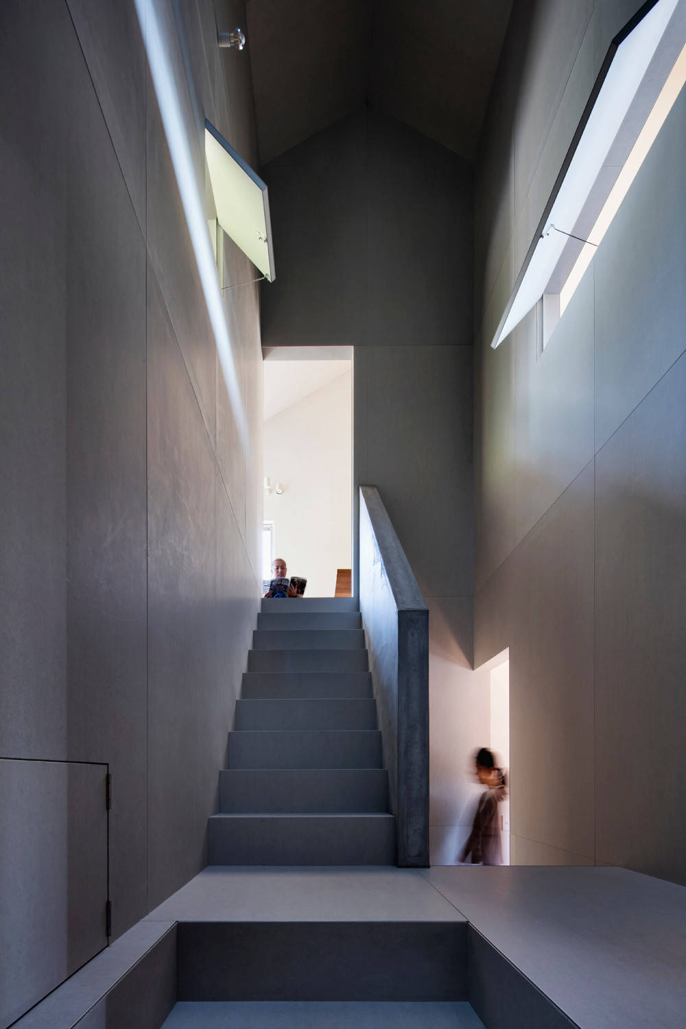 青山の家 Industrial Staircase Kobe By 川添純一郎建築設計事務所 Houzz
