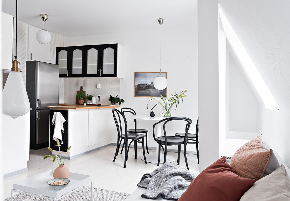 Family room - scandinavian family room idea in Gothenburg