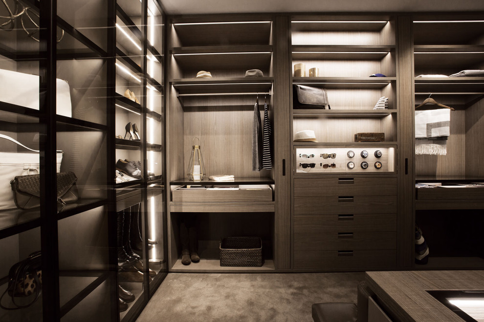 Inspiration for a large contemporary dressing room remodel in Munich