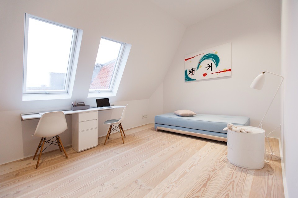 Design ideas for a modern home office in Berlin.