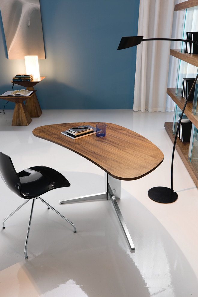 Design ideas for a contemporary home office in Munich.